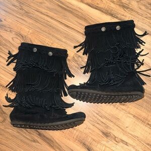 3 fringe genuine leather Minnetonka black zippered boots.  Kids size 13